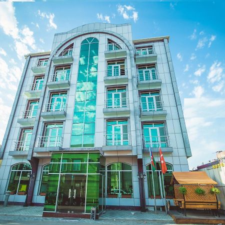 AEF Hotel Bakoe Buitenkant foto