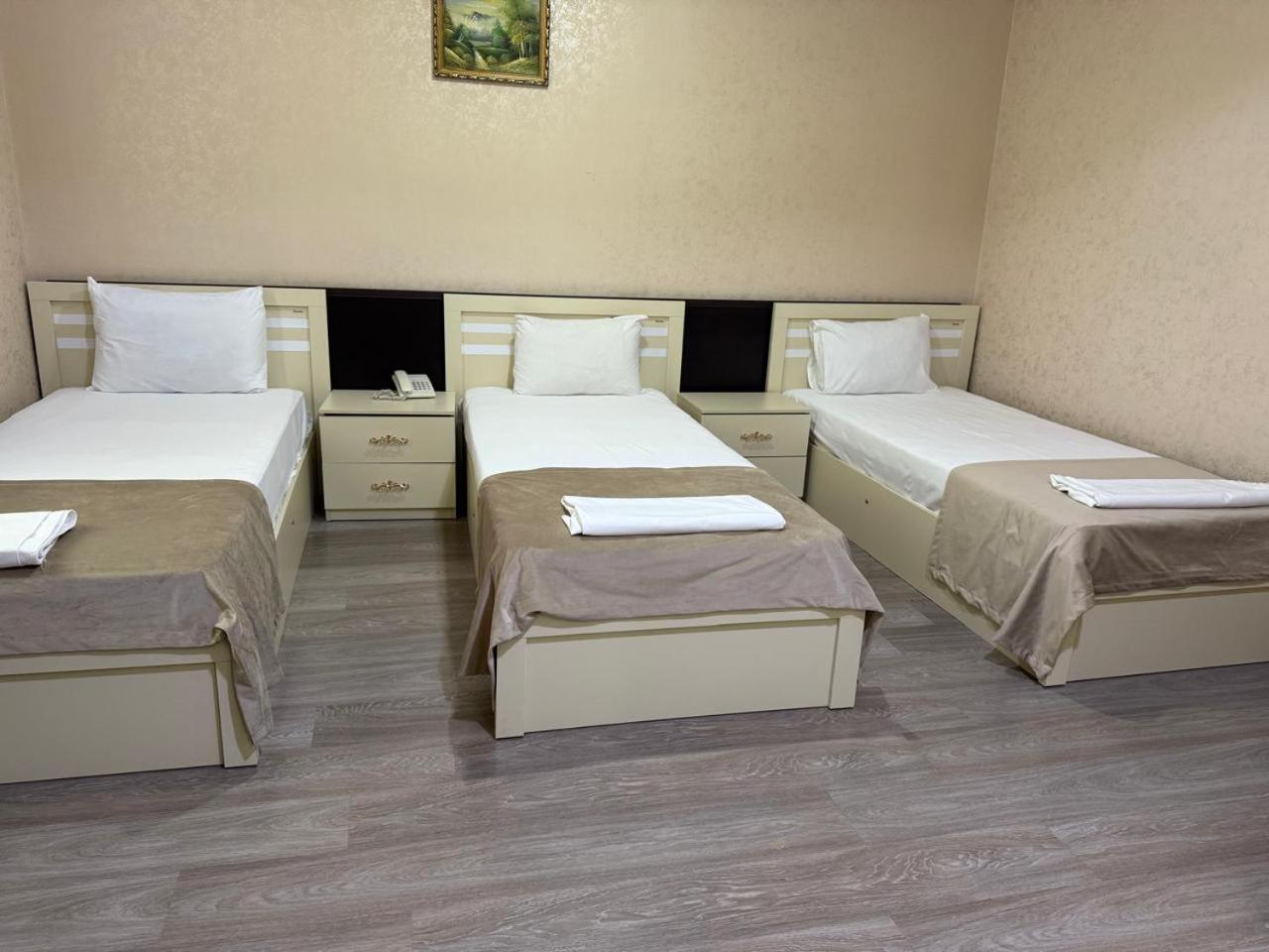 AEF Hotel Bakoe Buitenkant foto