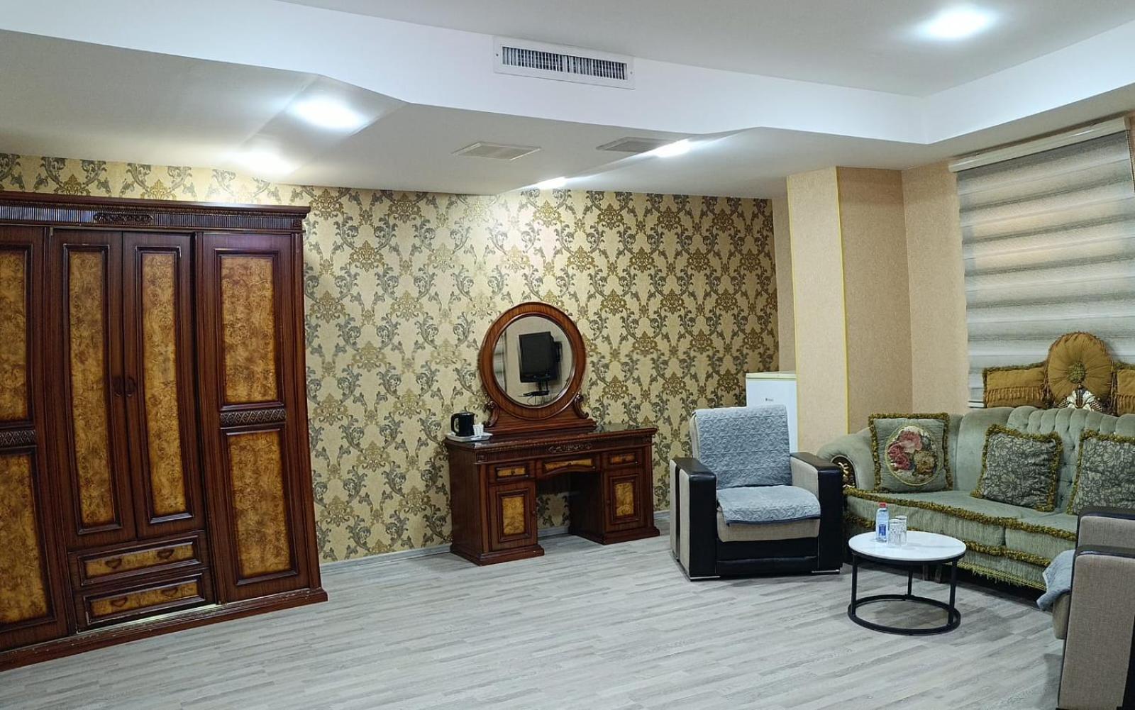 AEF Hotel Bakoe Buitenkant foto