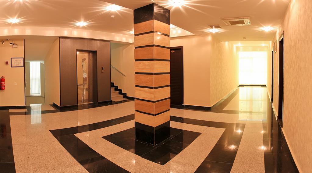 AEF Hotel Bakoe Buitenkant foto